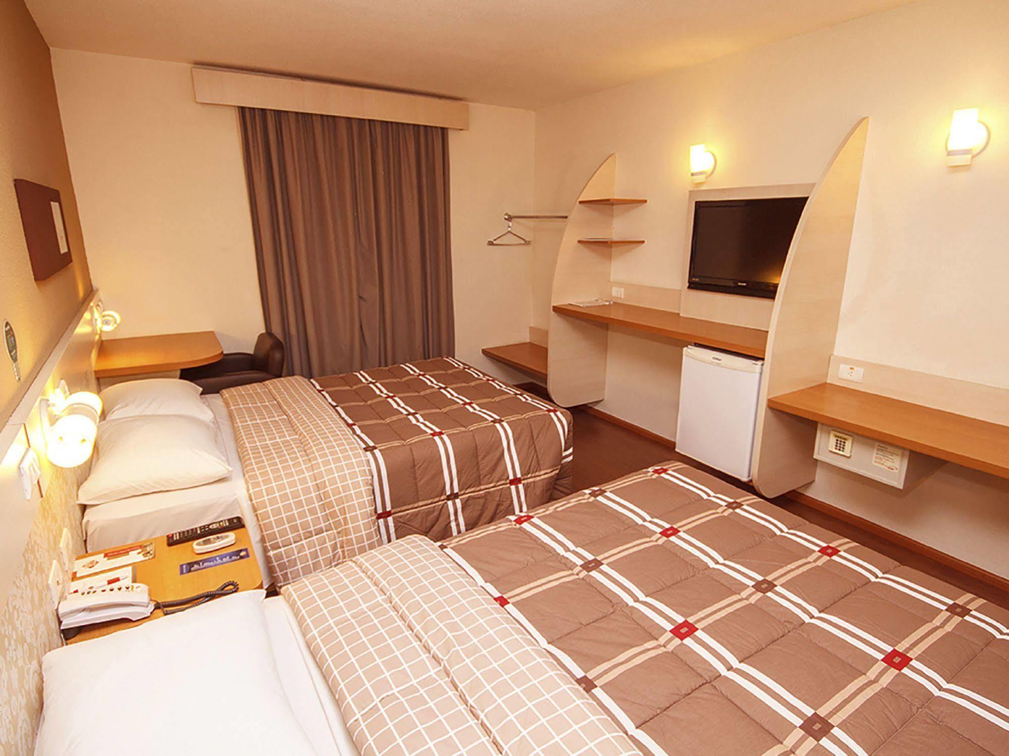 Hotel 10 Joinville Eksteriør bilde