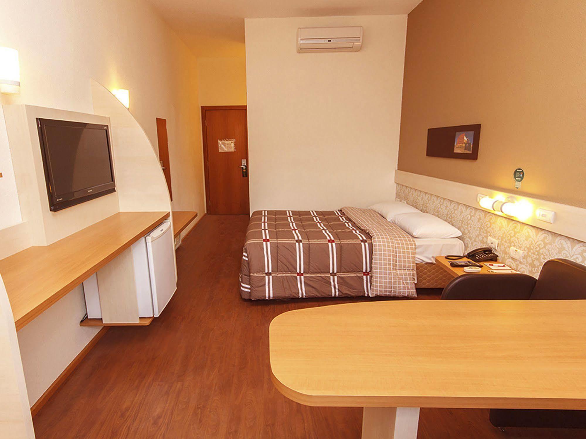 Hotel 10 Joinville Eksteriør bilde